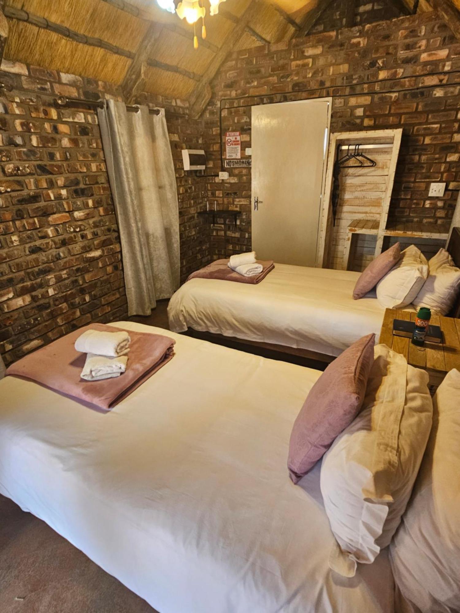 Kaoko Bush Lodge Kamanjab ภายนอก รูปภาพ