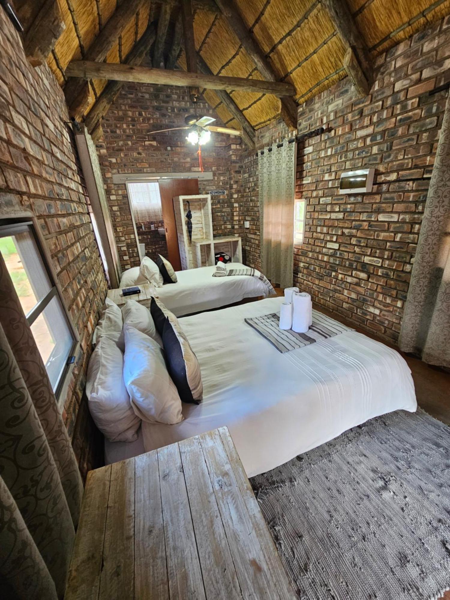 Kaoko Bush Lodge Kamanjab ภายนอก รูปภาพ
