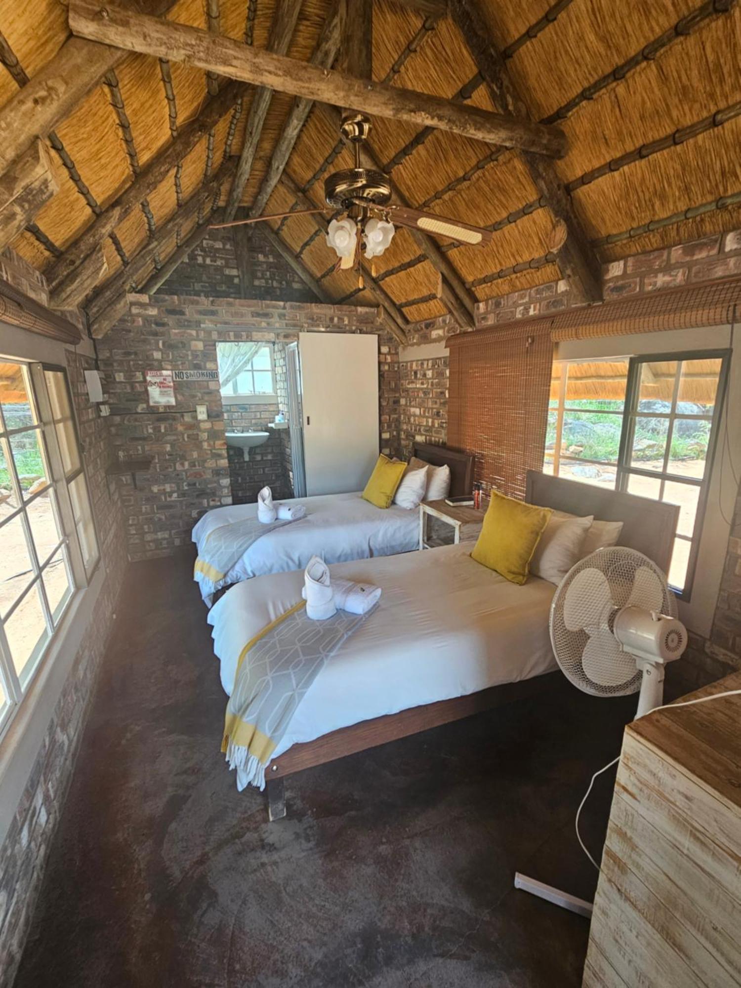 Kaoko Bush Lodge Kamanjab ภายนอก รูปภาพ