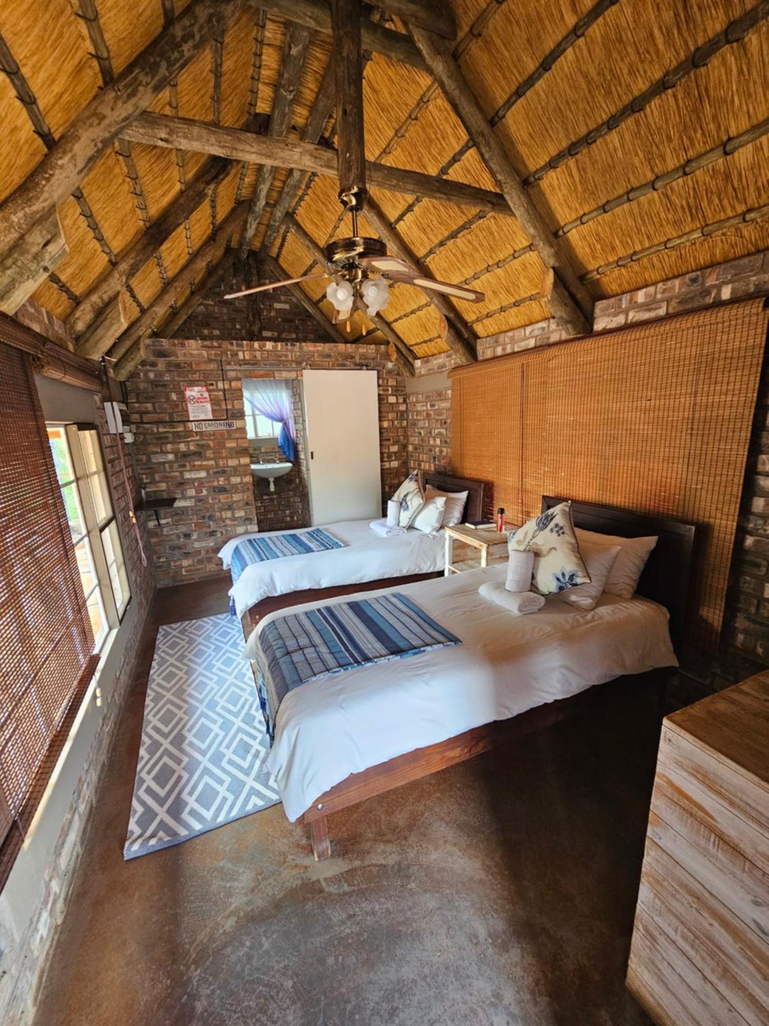 Kaoko Bush Lodge Kamanjab ภายนอก รูปภาพ